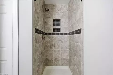 Bath - 118 Hillside Ct, King, NC 27021 photo 2 of 4