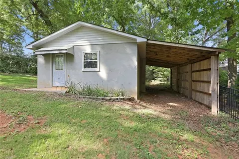Exterior - 118 Hillside Ct, King, NC 27021 photo 5 of 11