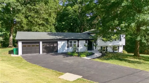 118 Hillside Ct, King, NC 27021