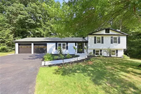 Exterior - 118 Hillside Ct, King, NC 27021 photo 2 of 11