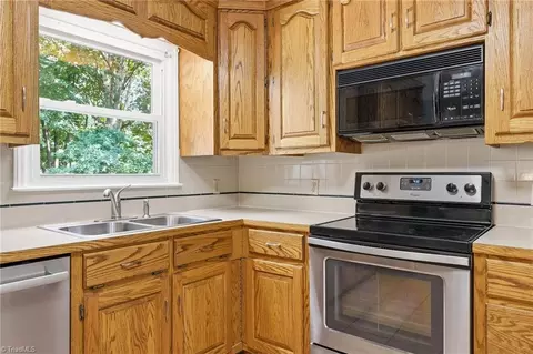 Kitchen - 118 Hillside Ct, King, NC 27021 photo 3 of 4