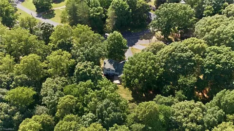 View/Area - 118 Hillside Ct, King, NC 27021 photo 2 of 5