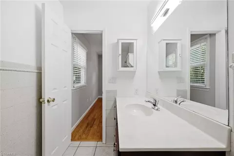 Bath - 118 Hillside Ct, King, NC 27021 photo 4 of 4