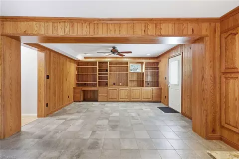 Living - 118 Hillside Ct, King, NC 27021 photo 5 of 6