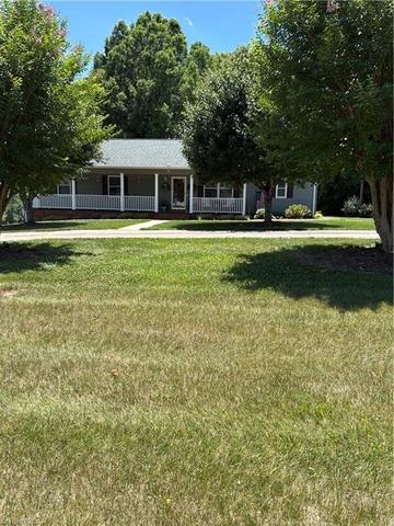 698 Oak Grove Church Rd, Millers Creek, NC 28651