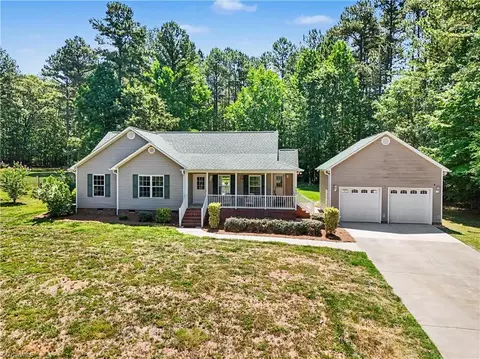 392 Cove Wood Dr, Denton, NC 27239