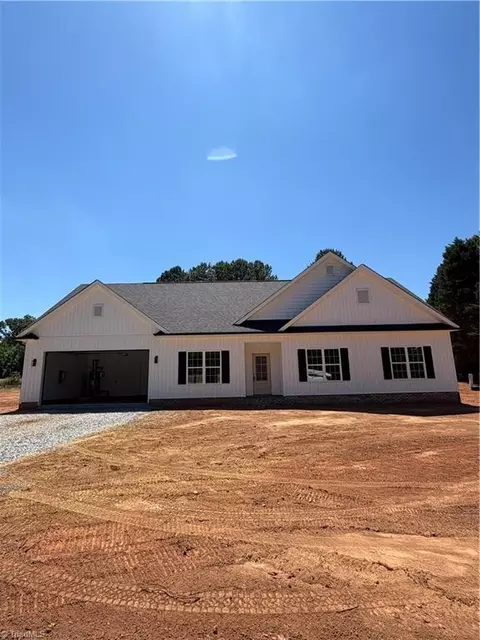 116 Comanche Trl, Lexington, NC 27295