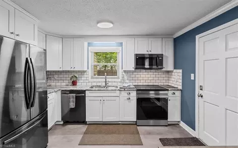 609 Hedrick Ave, High Point, NC 27262 photo 9
