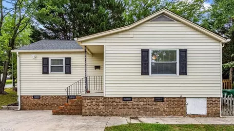 609 Hedrick Ave, High Point, NC 27262 photo 2