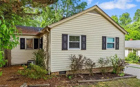 609 Hedrick Ave, High Point, NC 27262 photo 3