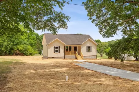 210 Merriman St, Eden, NC 27288