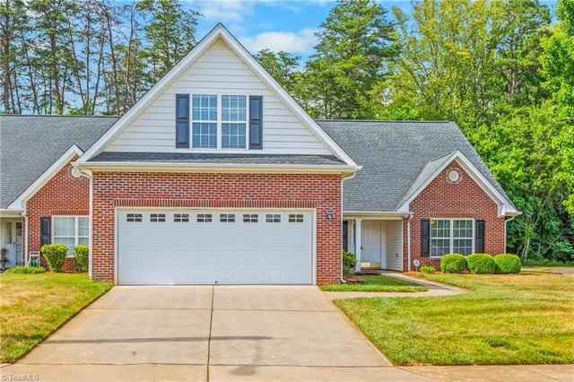 2074 Hibiscus Ln, Kernersville, NC 27284