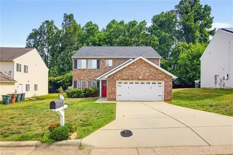 913 Topsail Dr, Browns Summit, NC 27214