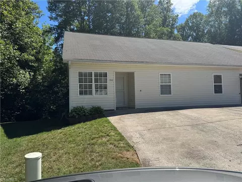 196 Bethania Oaks Cir, Pfafftown, NC 27040