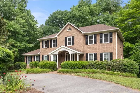 4820 Bent Ridge Ln, Clemmons, NC 27012