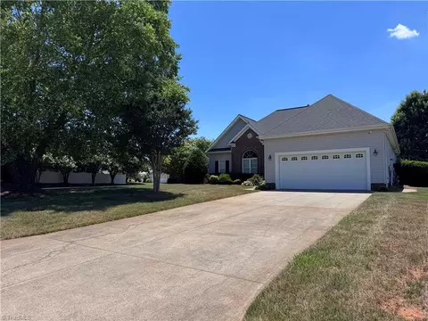 105 Old Course Dr, Advance, NC 27006