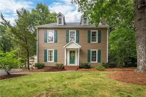 5963 Honeycomb Ln, Pfafftown, NC 27040