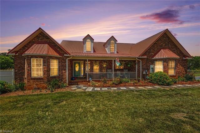 321 Lake Park Rd, Asheboro, NC 27205