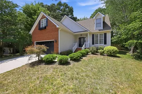 425 Turnberry Dr, Mebane, NC 27302