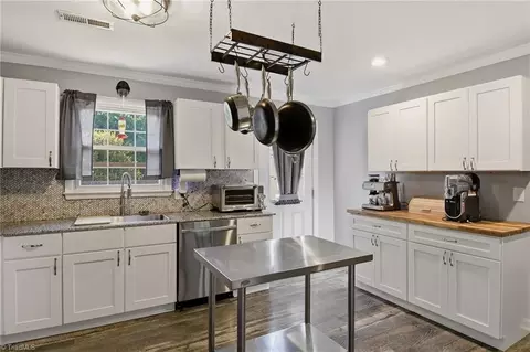 Kitchen - 202 Turkey Hill Dr, King, NC 27021 photo 5 of 5