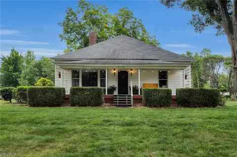 2103 Thomas Ave N, Newton, NC 28658