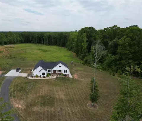 2498 Settle Bridge Rd, Stoneville, NC 27048