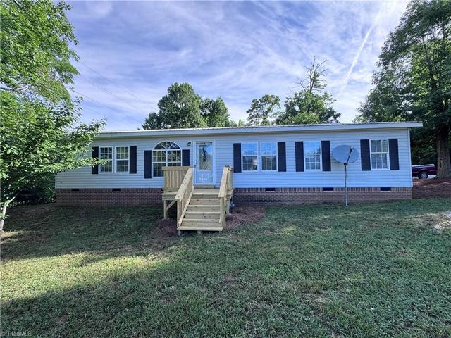 293 Regina Dr, Thomasville, NC 27360