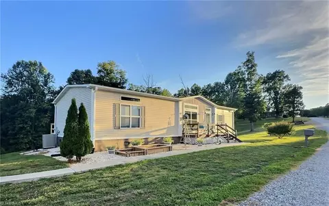202 Clover Valley Dr, North Wilkesboro, NC 28659