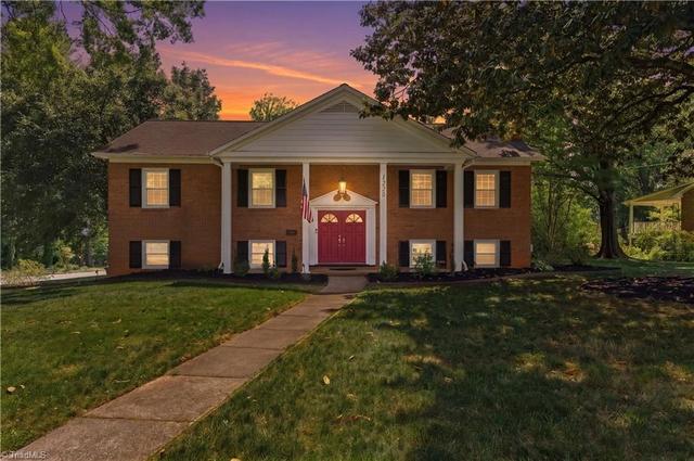 1220 Abingdon Way, Winston Salem, NC 27106