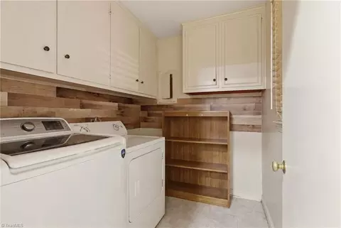 1056 Cantering Rd, High Point, NC 27262 photo 27