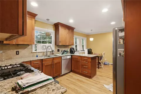 1056 Cantering Rd, High Point, NC 27262 photo 6