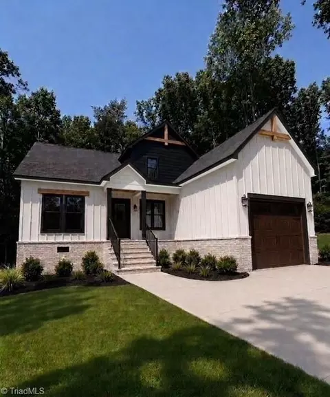 210 Birchwood Ln, Mocksville, NC 27028