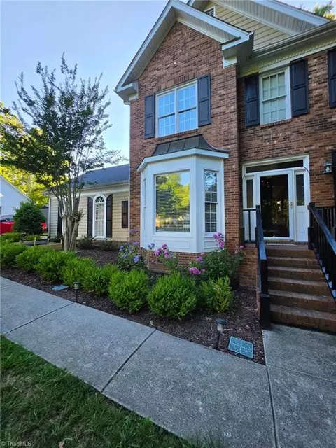 1798 Glenridge Dr, Kernersville, NC 27284
