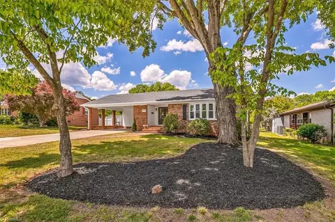 2914 Cornwallis Dr, Greensboro, NC 27408