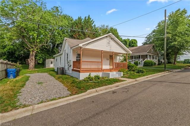 413 Junction St, Mount Airy, NC 27030
