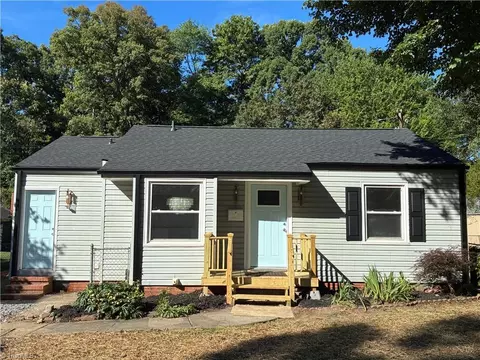 2735 Stratford Dr, Greensboro, NC 27408