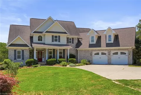 8850 Donilee Manor Ct, Lewisville, NC 27023