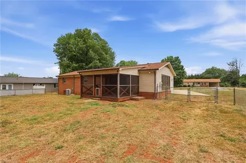 Exterior - 4041 Cresent Ave, Trinity, NC 27370 photo 5 of 6