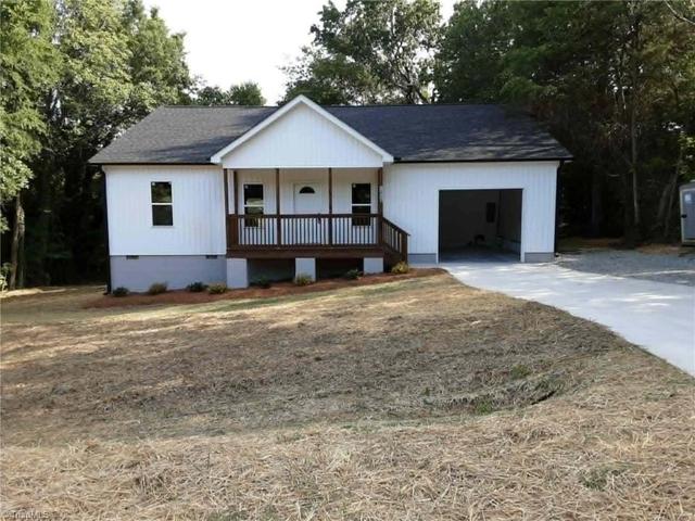 1213 Hillcrest Dr, Thomasville, NC 27360