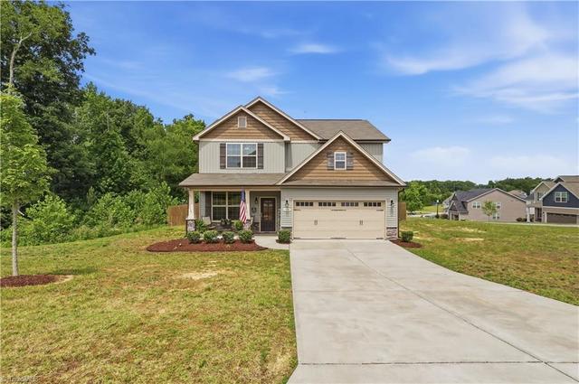 116 Beckham Pl, Thomasville, NC 27360