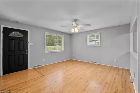 Living - 5479 Kimberly Ln, Trinity, NC 27370 photo 1 of 3