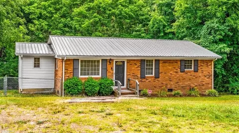 Exterior - 5479 Kimberly Ln, Trinity, NC 27370 photo 3 of 5