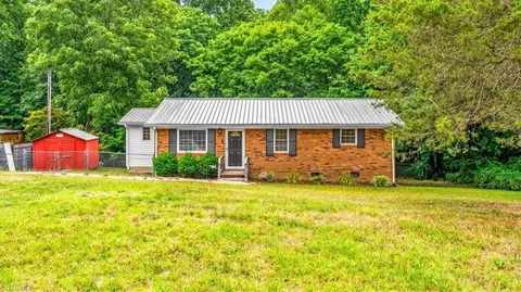 Exterior - 5479 Kimberly Ln, Trinity, NC 27370 photo 2 of 5