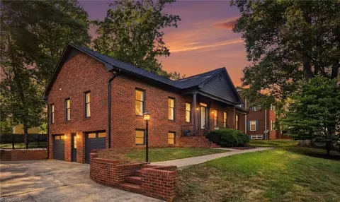 1832 Hunters Forest Dr, Winston Salem, NC 27103