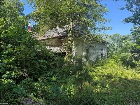 Exterior - 607 Kirby Rd, King, NC 27021 photo 7 of 10