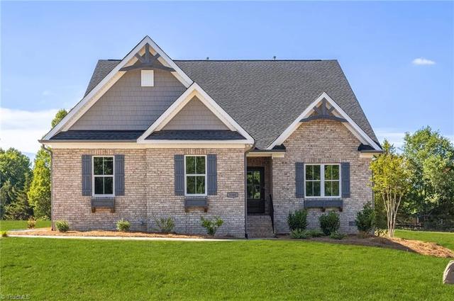 8305 Pyramid Dr, Summerfield, NC 27358