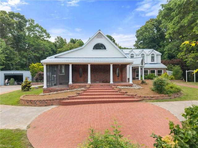 8217 Styers Ferry Rd, Clemmons, NC 27012