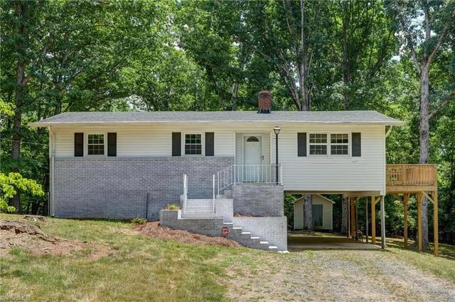 214 Regency Dr, Reidsville, NC 27320