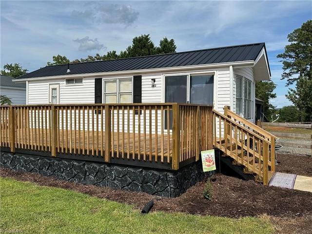 143 Dove Ln, New London, NC 28127