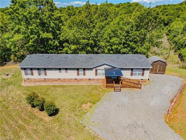 151 Fox Trot Ln, Pilot Mountain, NC 27041